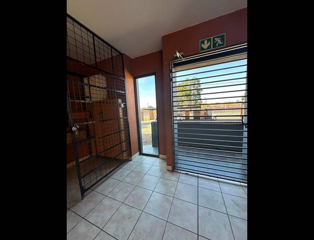 25 BEDROOM APARTMENT FOR SALE IN SELECTION PARK